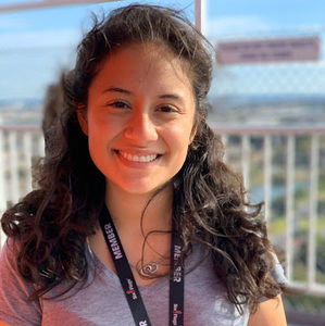 Meet your Posher, Yoselin